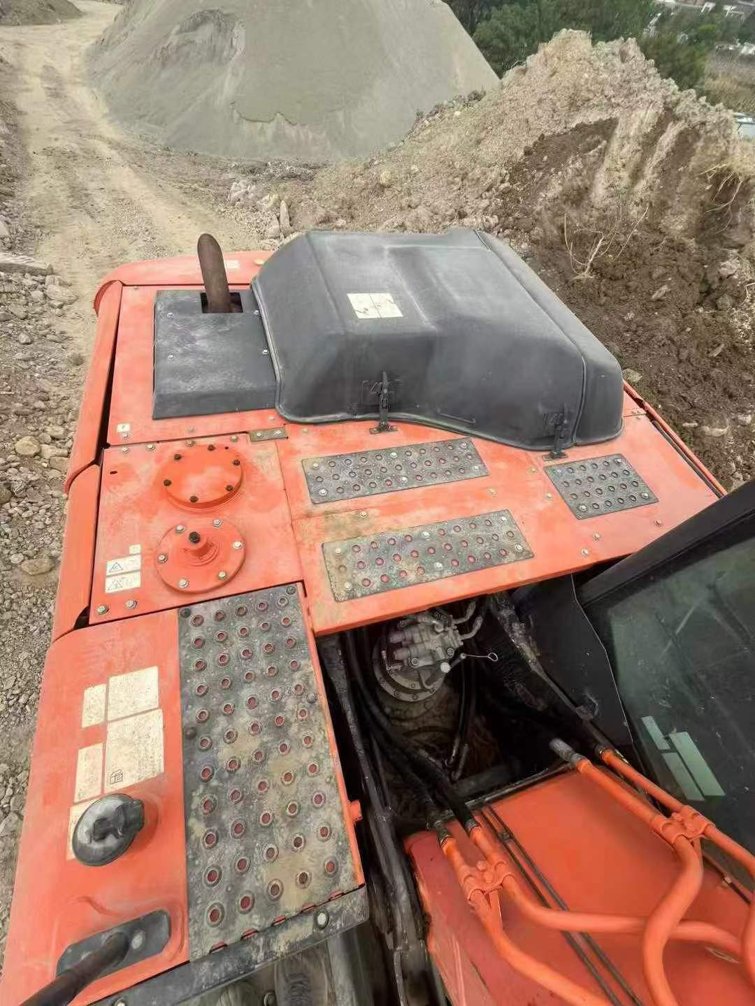 Buy Hitachi ZH200-5A Used Excavator / 9