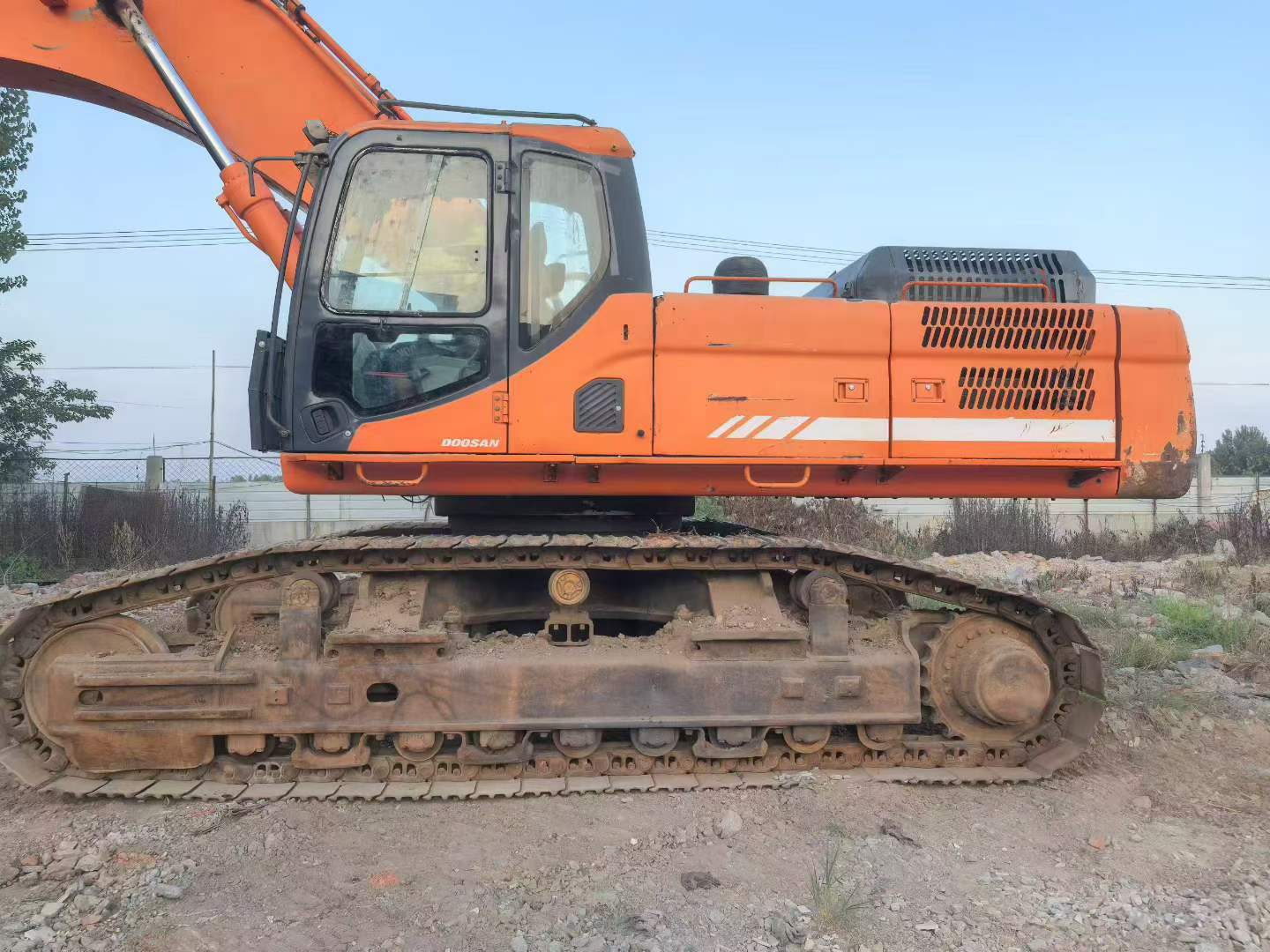 Купить Подержанный Экскаватор Doosan DX520LC / 2 Купить Подержанный Экскаватор Doosan DX520LC / 2