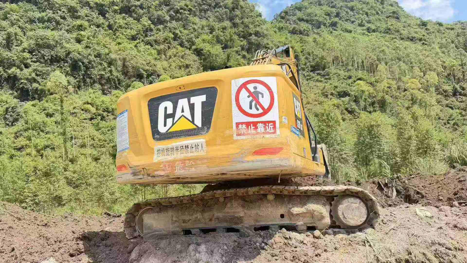 Buy Caterpillar 320A Used Excavator / 3 Buy Caterpillar 320A Used Excavator / 3