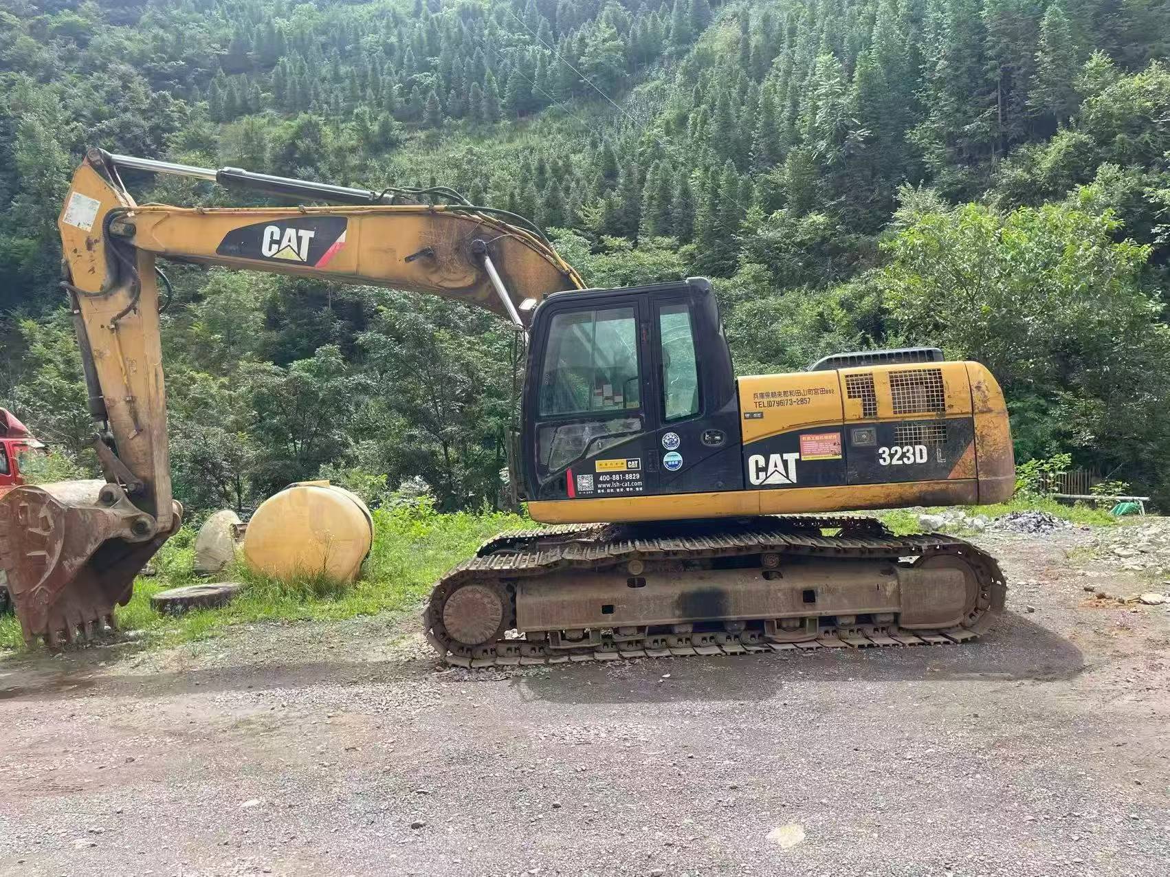 Compre Excavadora Caterpillar 323DL Usada / 4