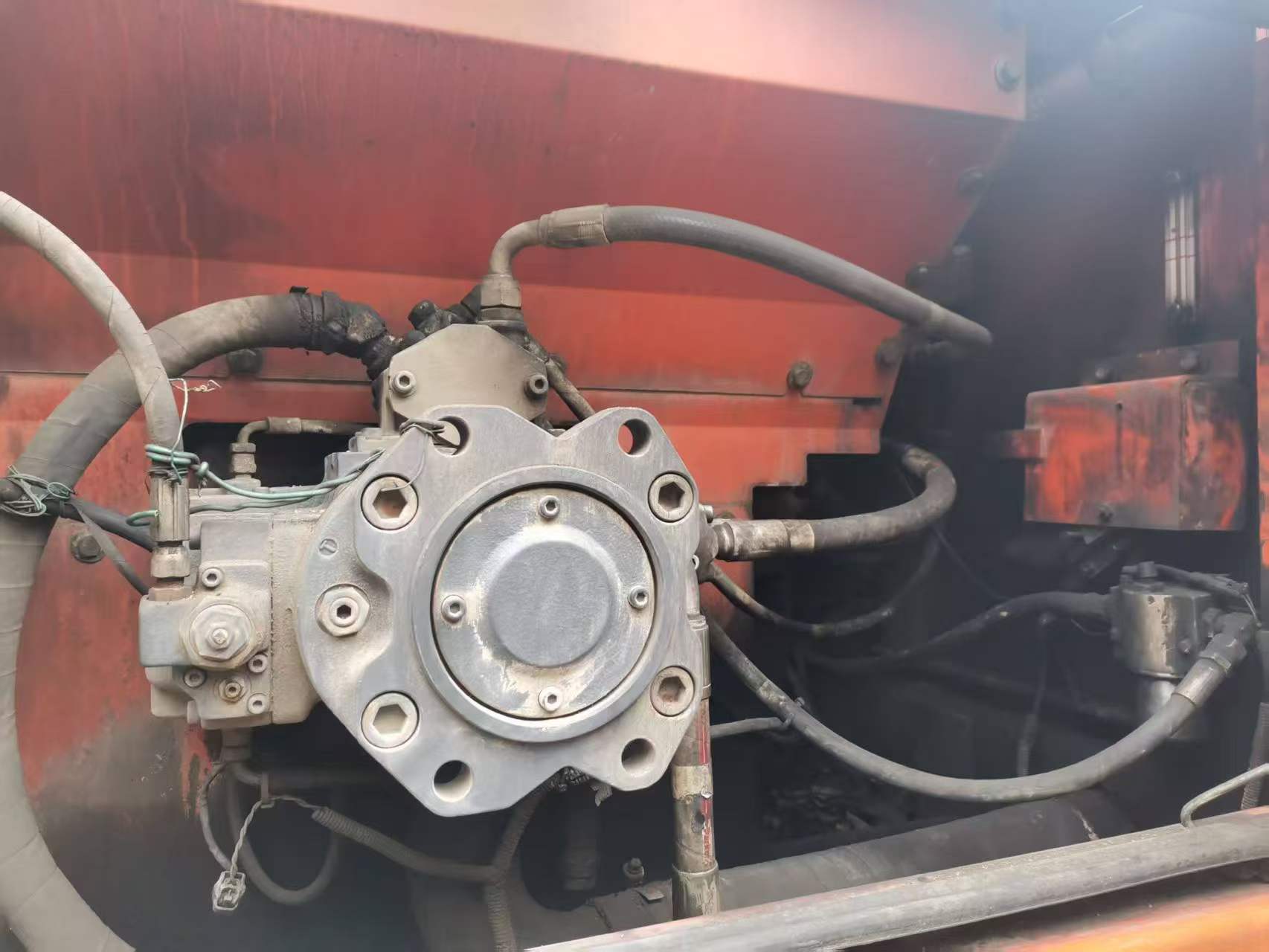 Compre Escavadeira Doosan DH215-7 Usada / 3 Compre Escavadeira Doosan DH215-7 Usada / 3