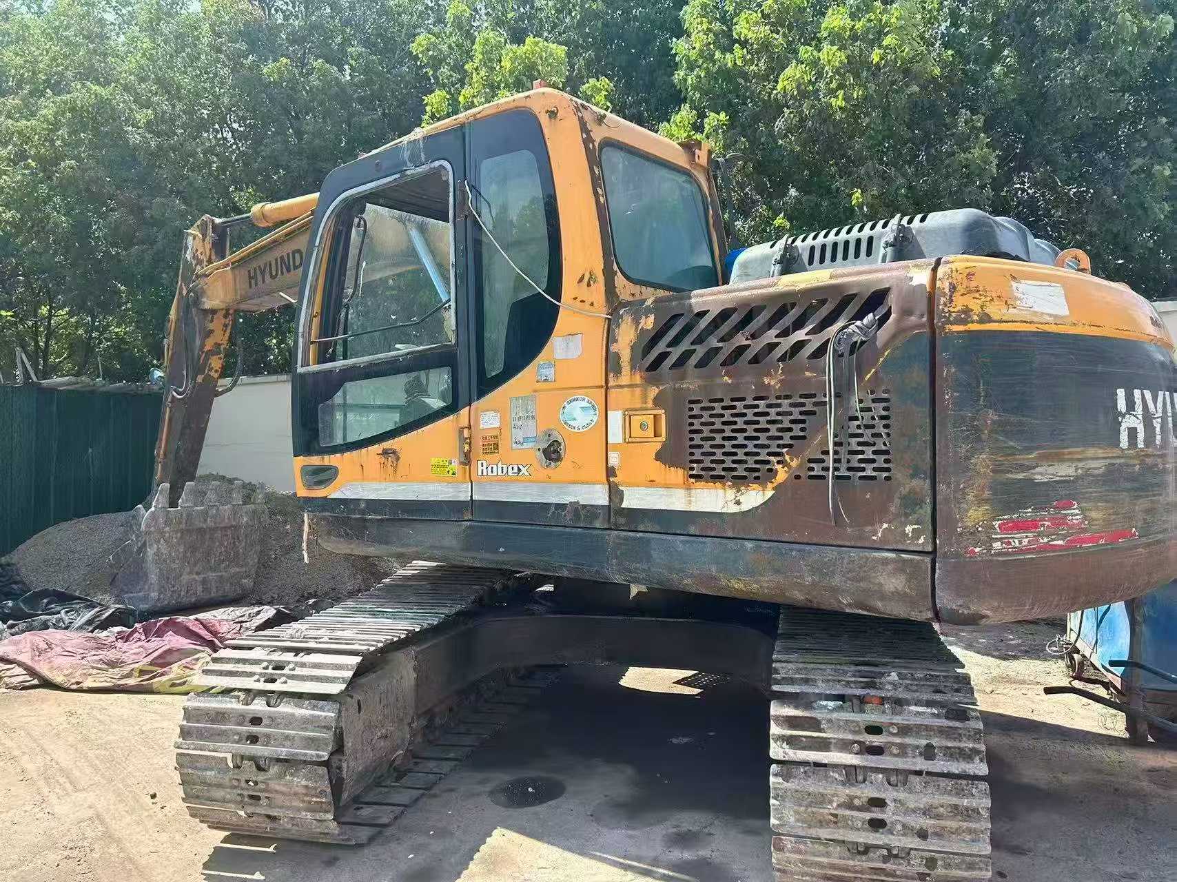 شراء حفارة Hyundai R150-7 مستعملة / 2