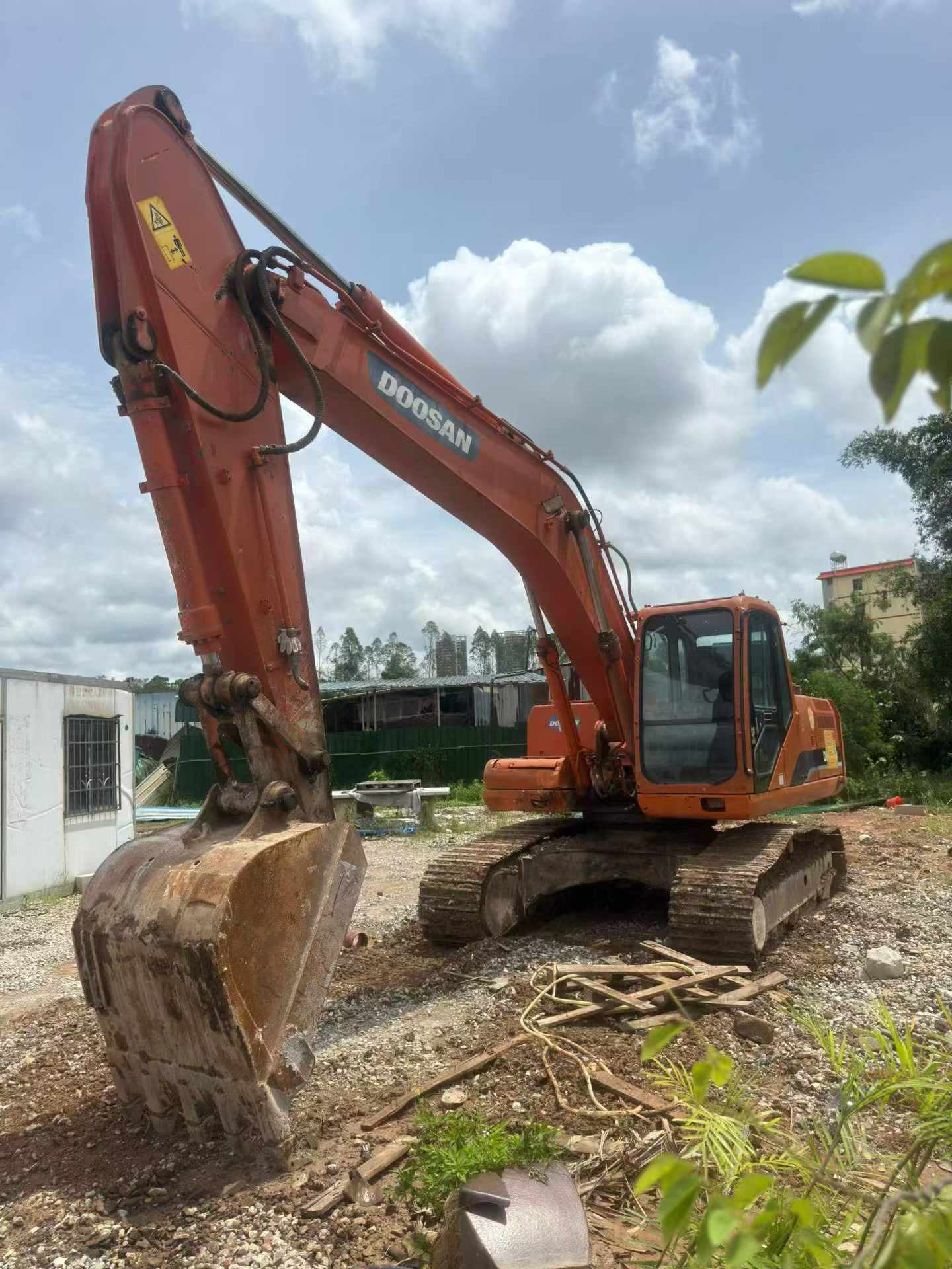 Compre Escavadeira Doosan DH215-9 Usada / 4 Compre Escavadeira Doosan DH215-9 Usada / 4
