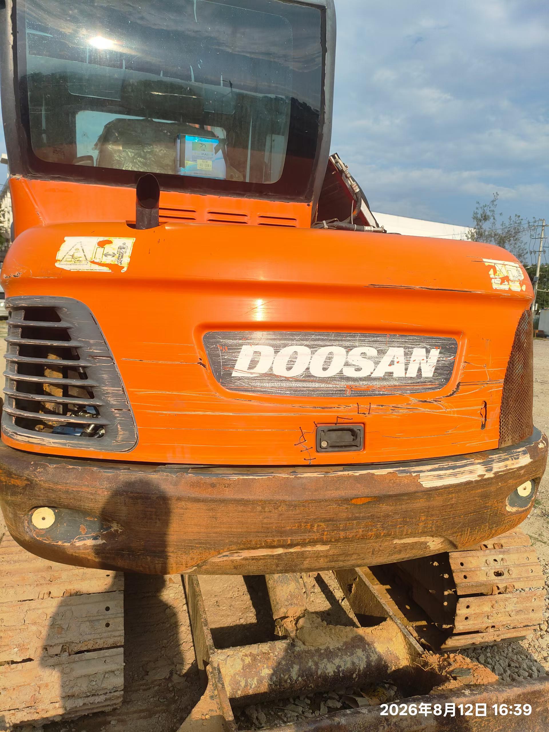Compre Escavadeira Doosan DX60-9 Usada / 2 Compre Escavadeira Doosan DX60-9 Usada / 2