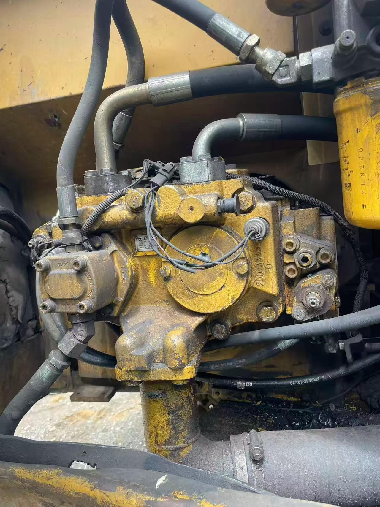 Compre Excavadora Caterpillar 323DL Usada / 8