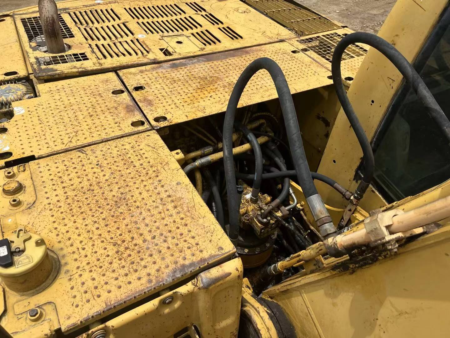Compre Excavadora Caterpillar 320C Usada / 6