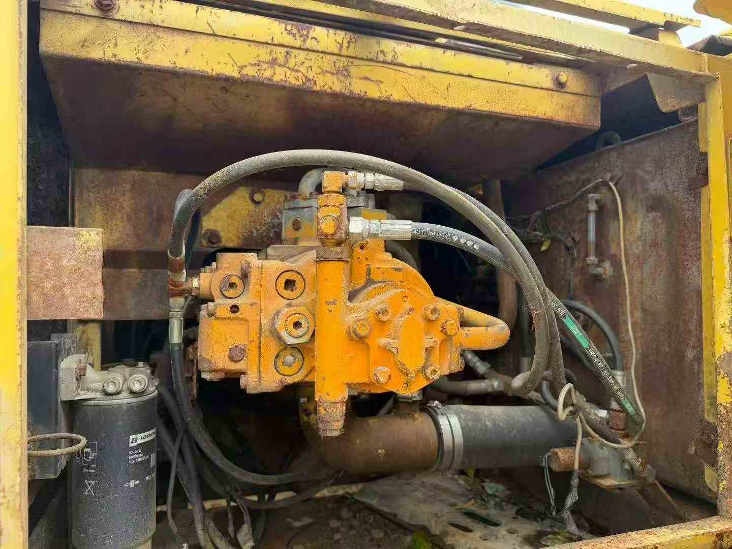 Buy Komatsu PC200-6 Used Excavator / 6