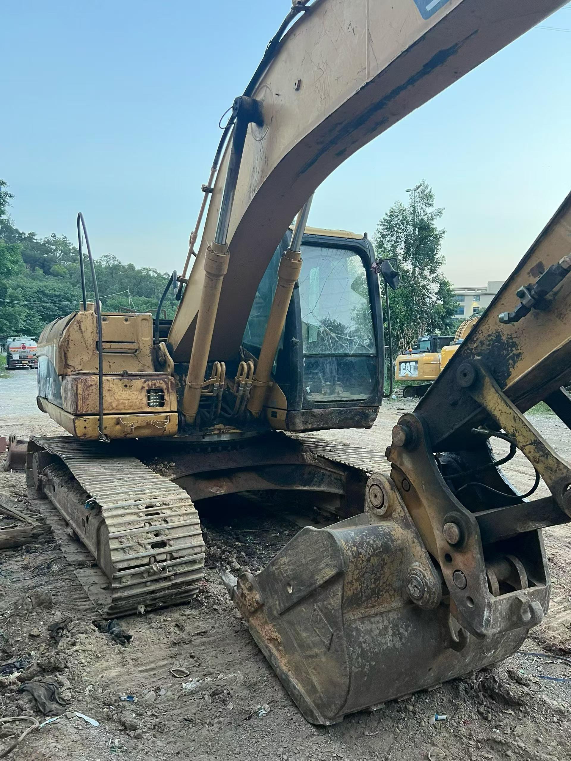Compre Excavadora Caterpillar 320C Usada / 3