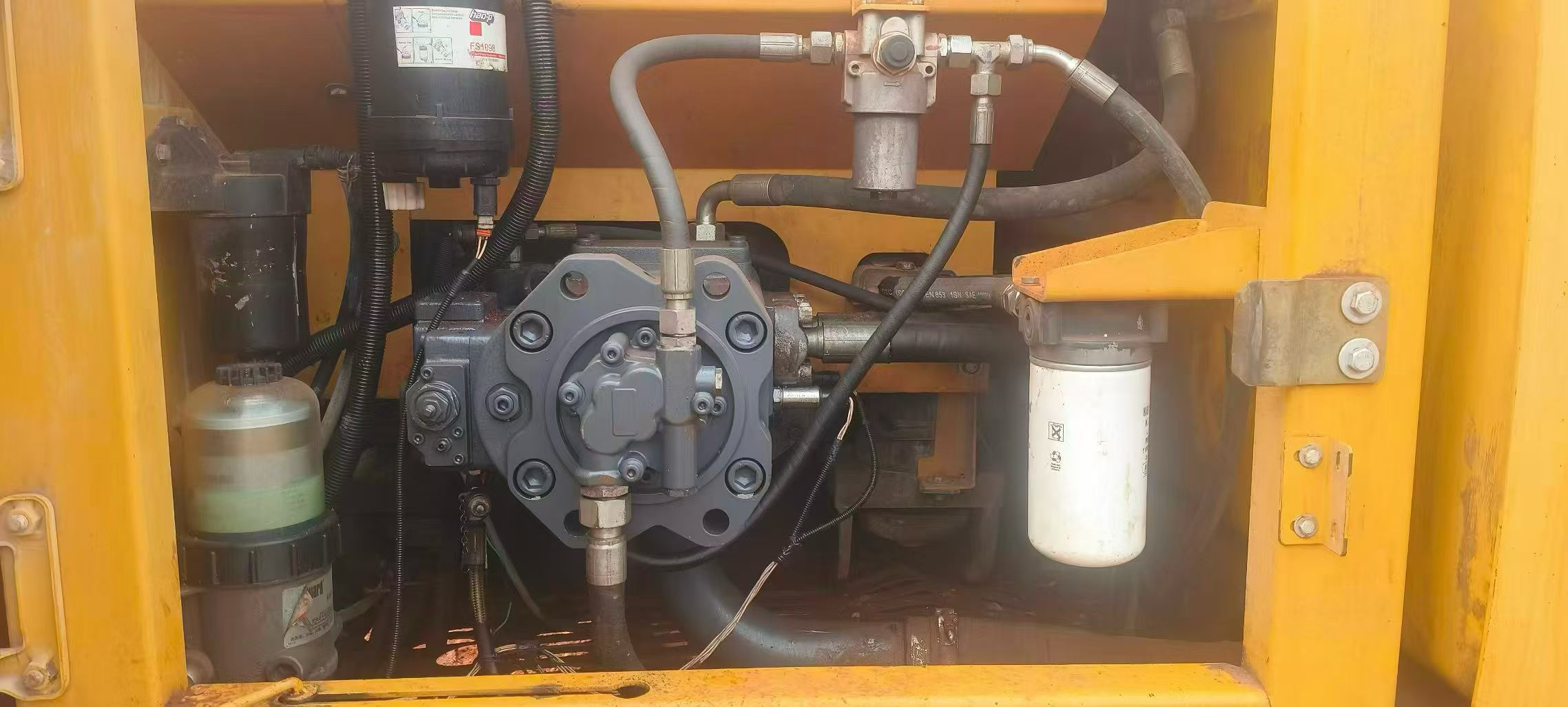 شراء حفارة XCMG XE270DK مستعملة / 2