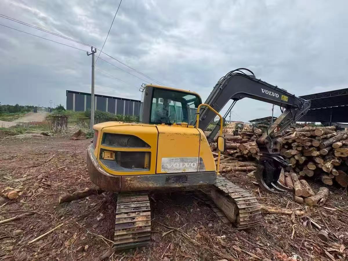 Купить Подержанный Экскаватор Volvo EC80D / 7
