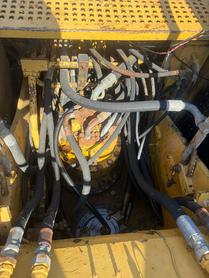Buy Caterpillar 320V2 Used Excavator / 8 Buy Caterpillar 320V2 Used Excavator / 8