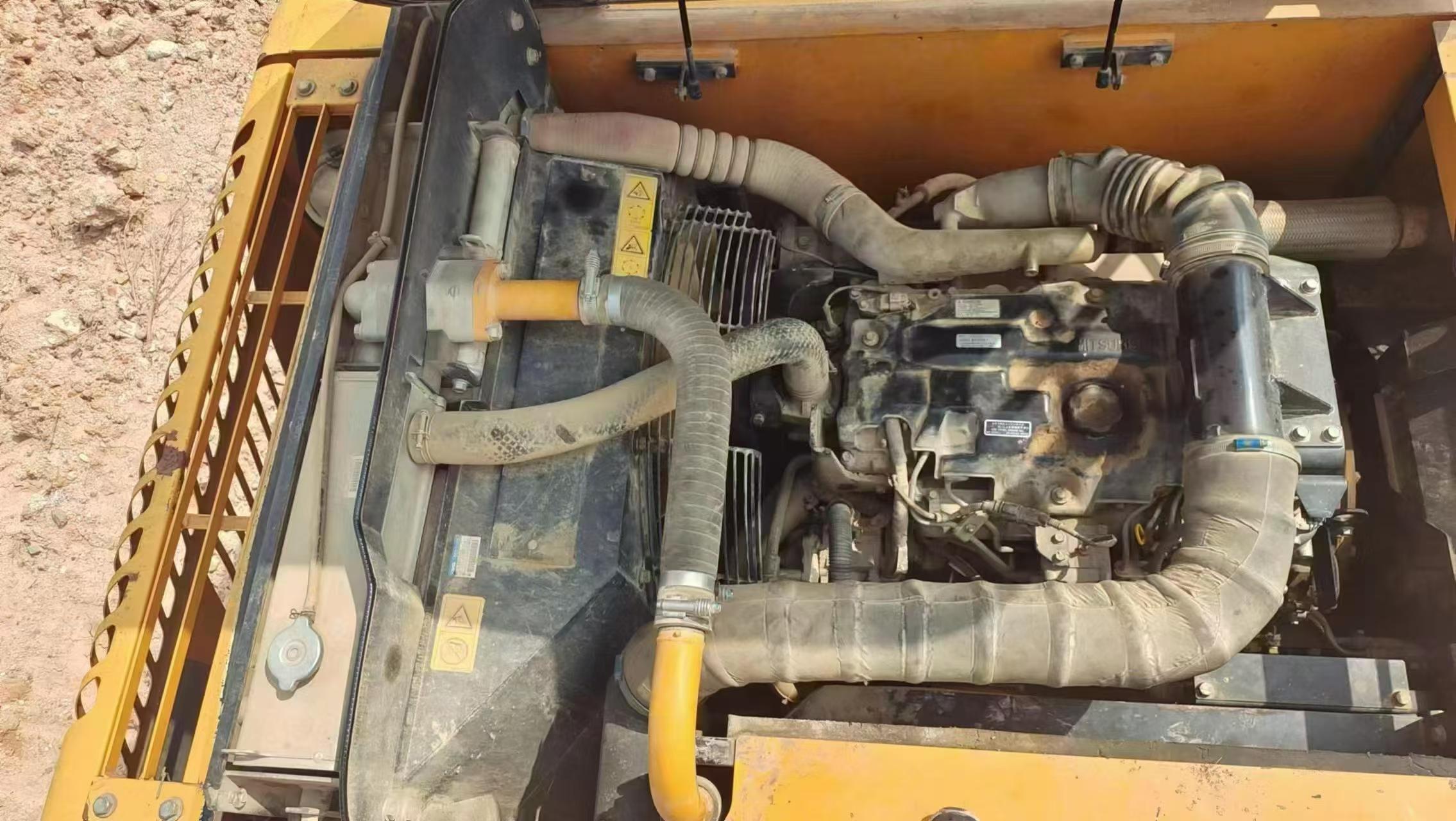 شراء حفارة Sumitomo SH120A2 مستعملة / 2