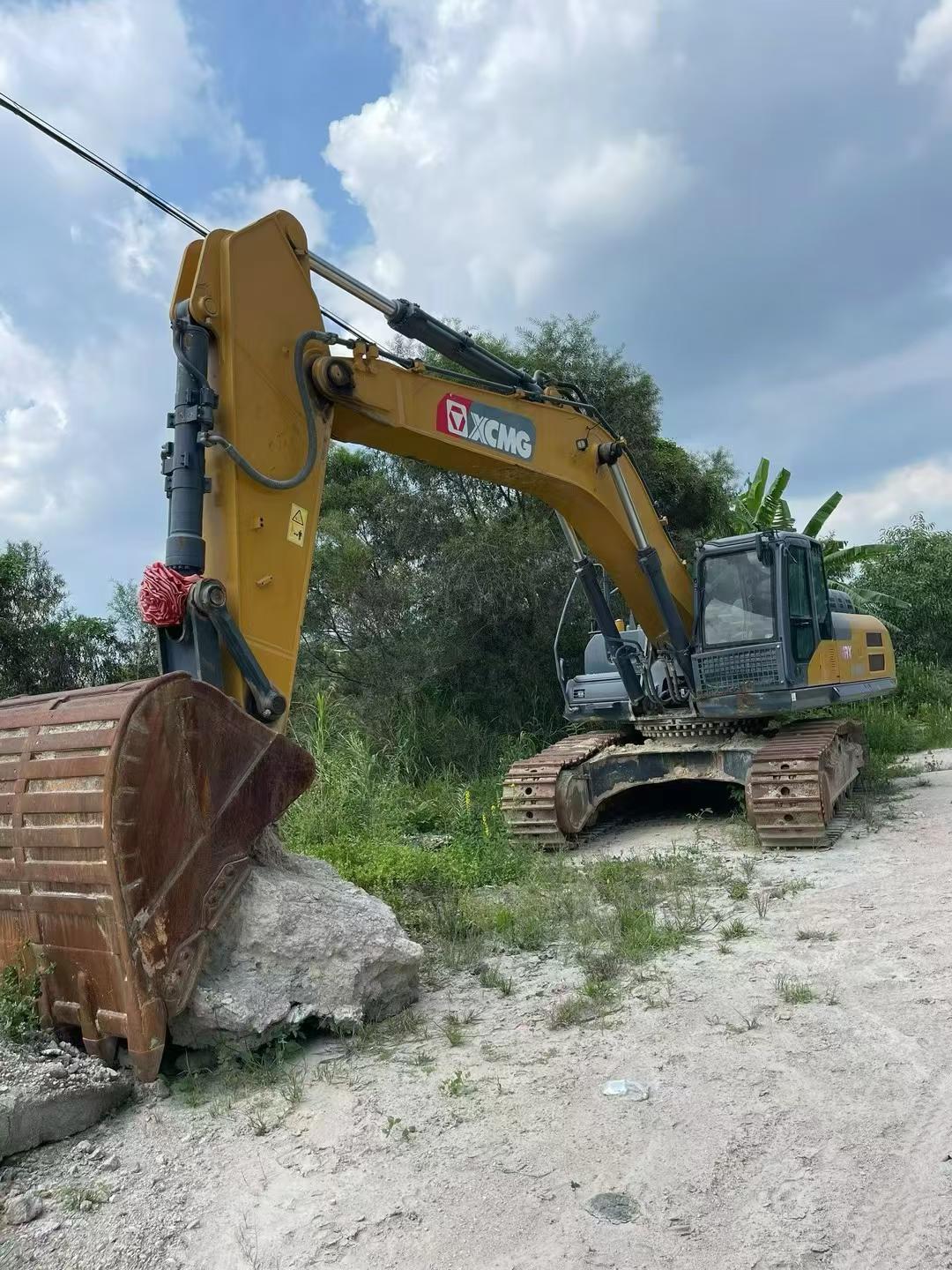 Compre Excavadora XCMG XE380K Usada / 2 Compre Excavadora XCMG XE380K Usada / 2