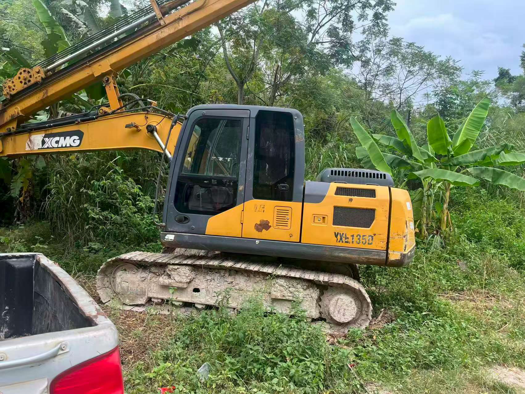 Buy XCMG XE135D Used Excavator