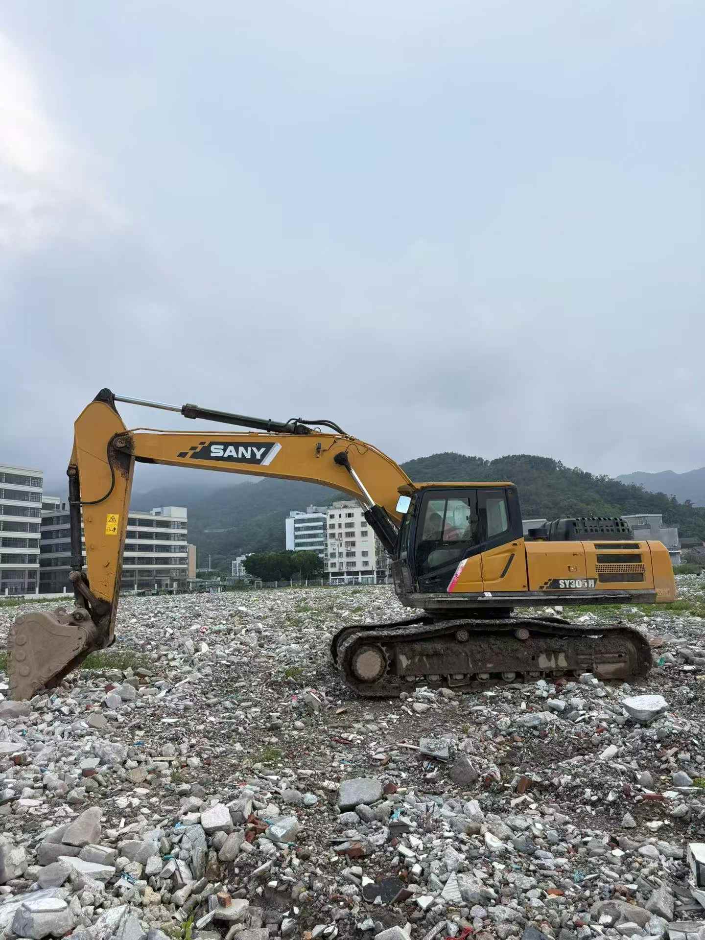 Buy Sany SY305H Used Excavator