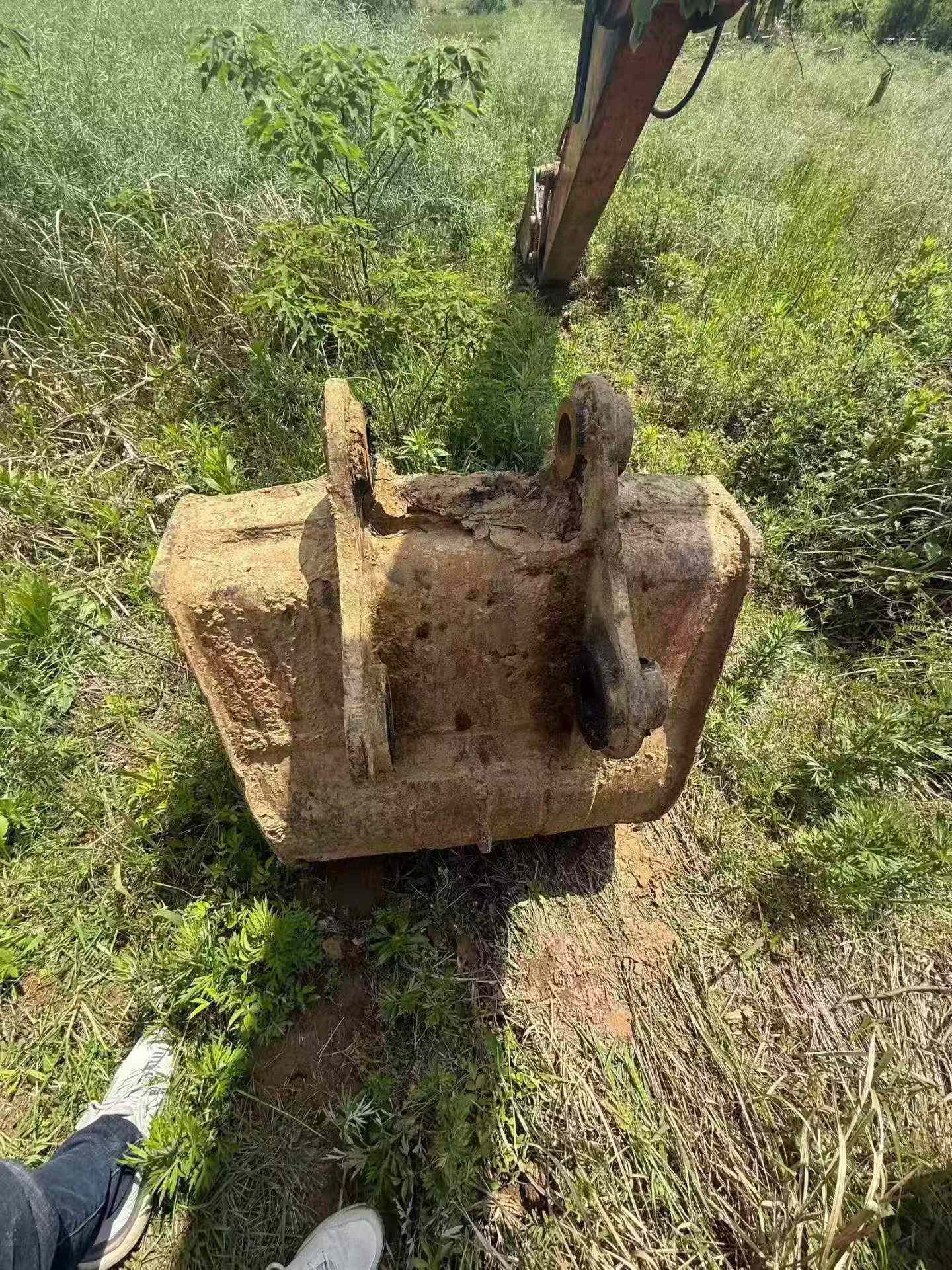 Buy Hitachi EX120-6 Used Excavator / 4 Buy Hitachi EX120-6 Used Excavator / 4