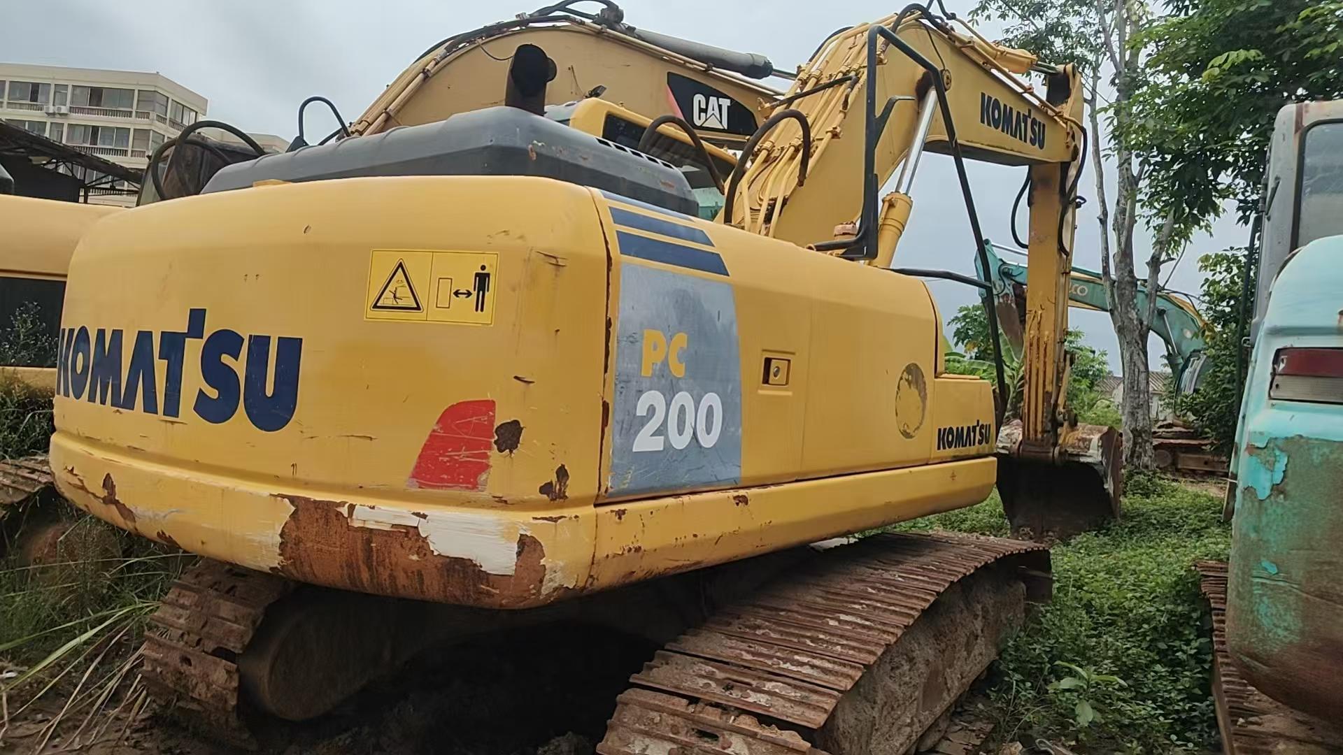 Comprar Komatsu PC200-8 Usado Escavadeira