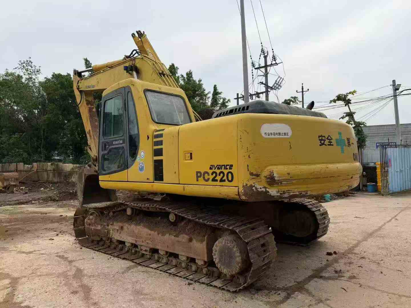 Buy Komatsu PC200-6 Used Excavator / 2