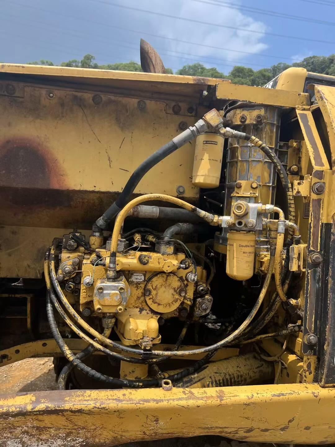 Compre Excavadora Caterpillar 320C Usada / 5