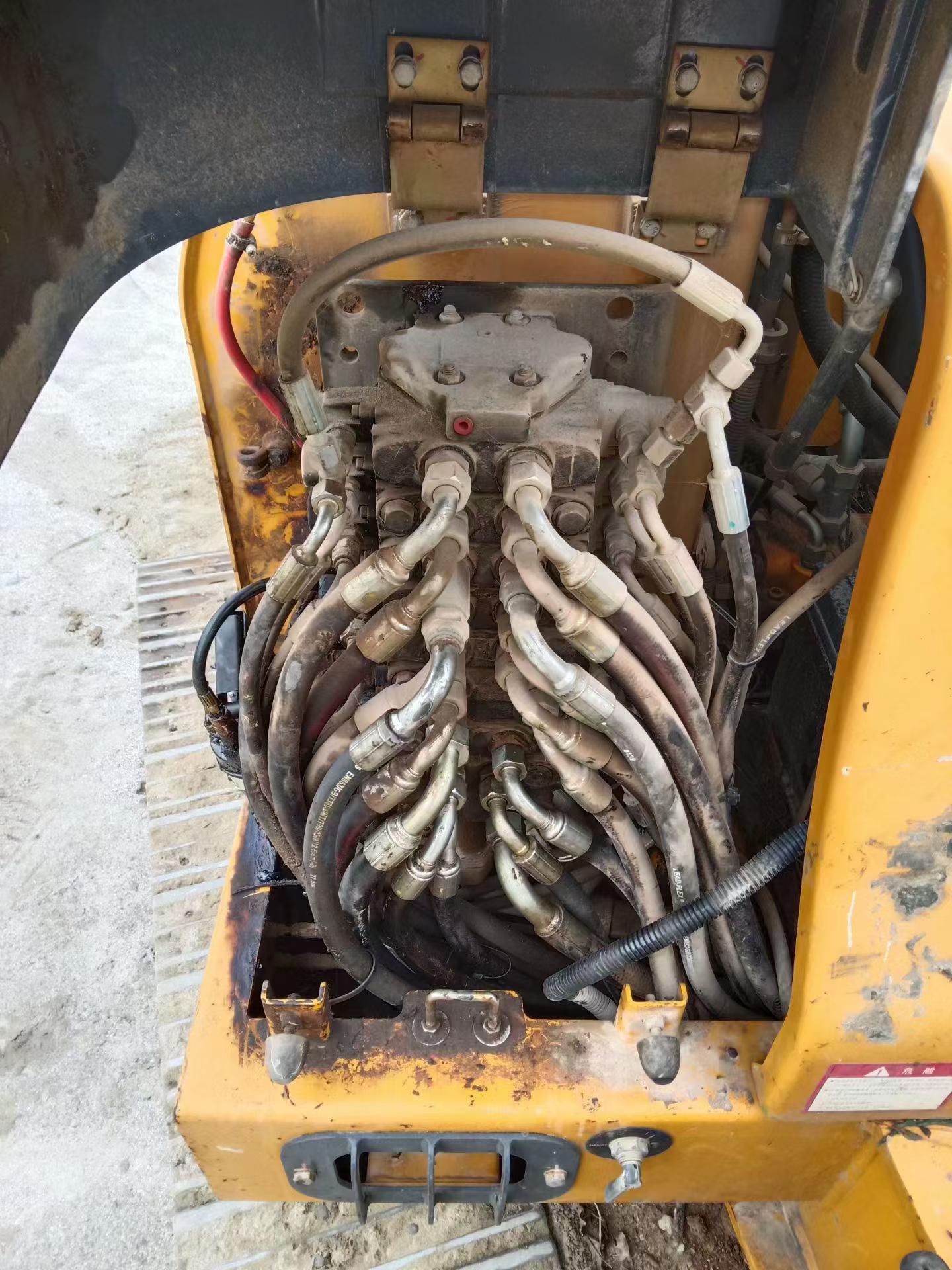 Compre Excavadora XCMG XE65D Usada / 3