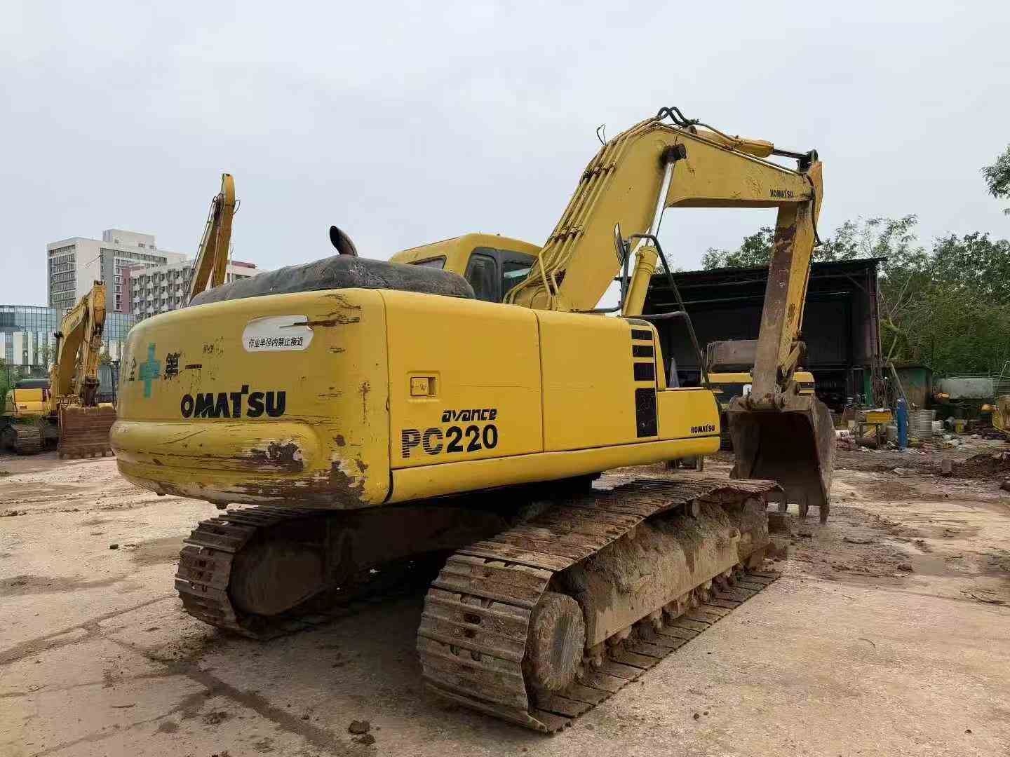 Buy Komatsu PC200-6 Used Excavator / 3