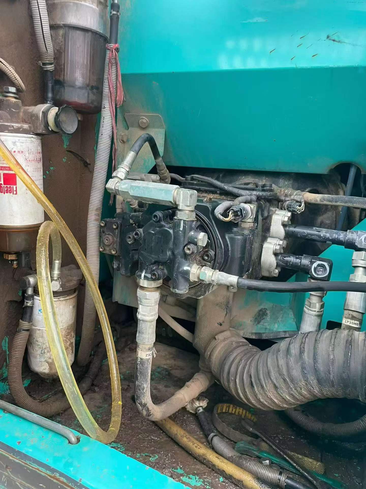 Compre Excavadora Kobelco SK140 Usada / 3