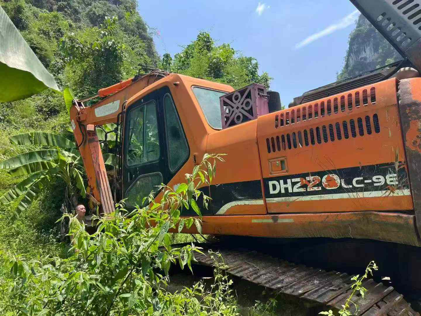 Acheter Doosan DH220-9E D'occasion Pelle Acheter Doosan DH220-9E D'occasion Pelle