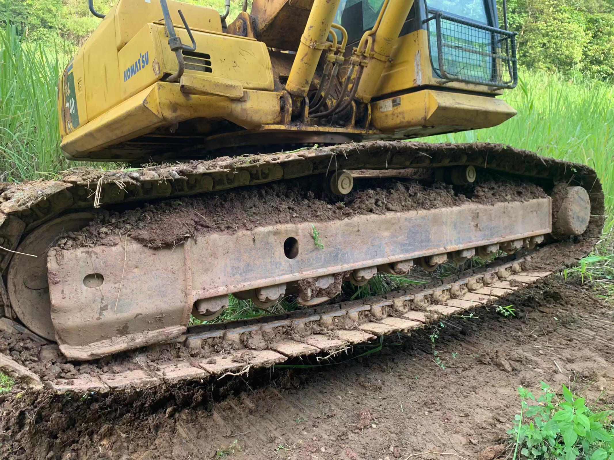 Compre Excavadora Komatsu PC240-6 Usada / 2 Compre Excavadora Komatsu PC240-6 Usada / 2