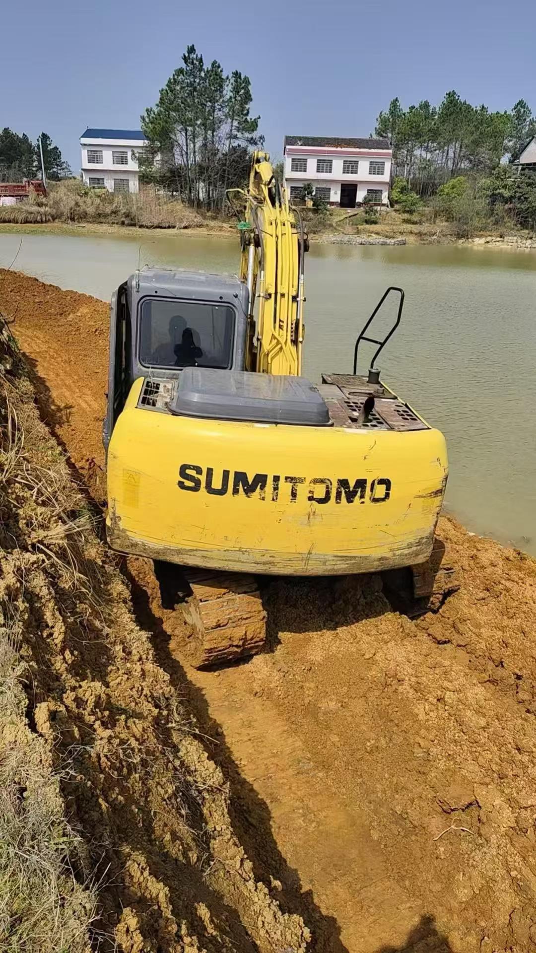 Compre Excavadora Sumitomo SH130-3 Usada / 4 Compre Excavadora Sumitomo SH130-3 Usada / 4