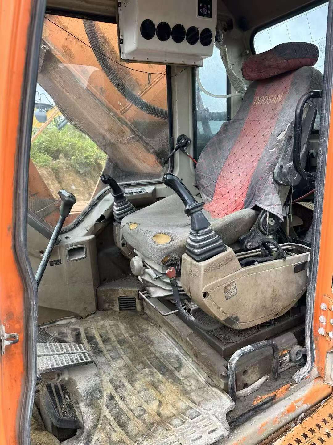 Купить Подержанный Экскаватор Doosan DX500-SS / 7 Купить Подержанный Экскаватор Doosan DX500-SS / 7