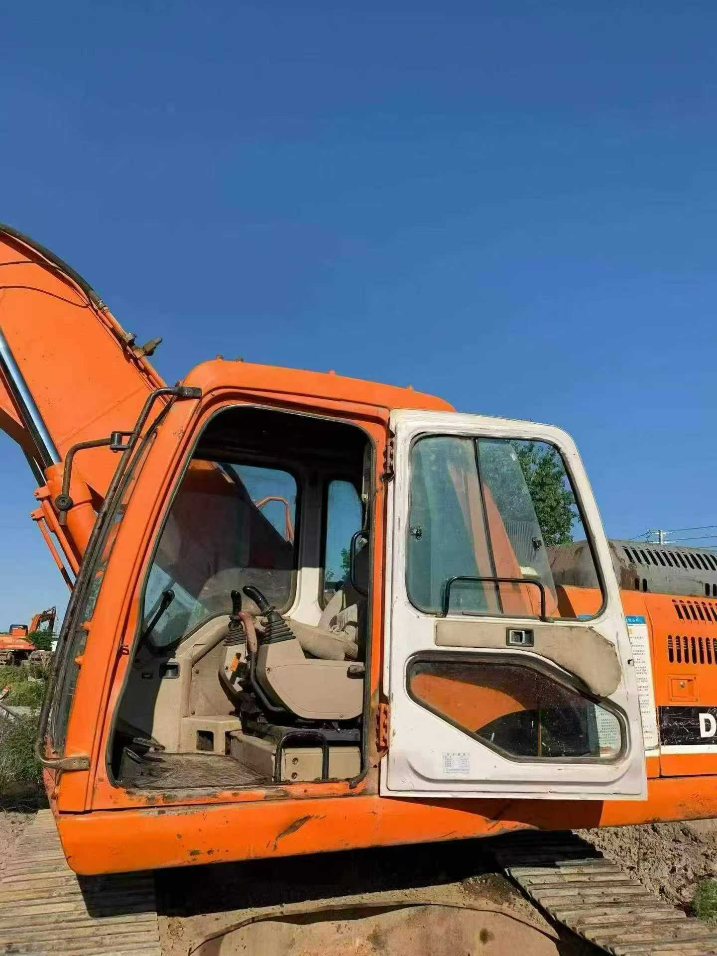 Compre Escavadeira Doosan DH215-9 Usada / 7 Compre Escavadeira Doosan DH215-9 Usada / 7