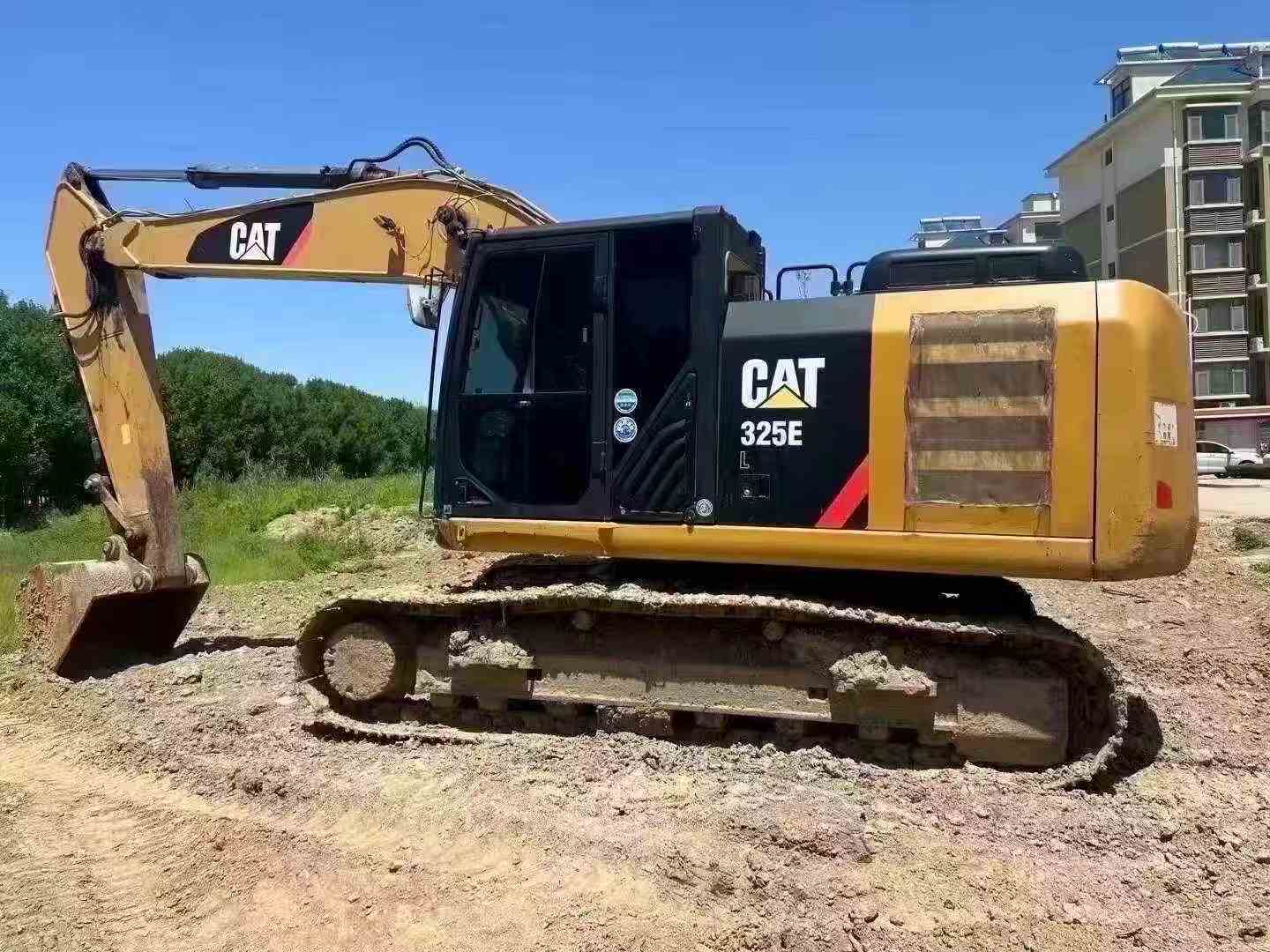 شراء حفارة Caterpillar 320EL مستعملة / 3