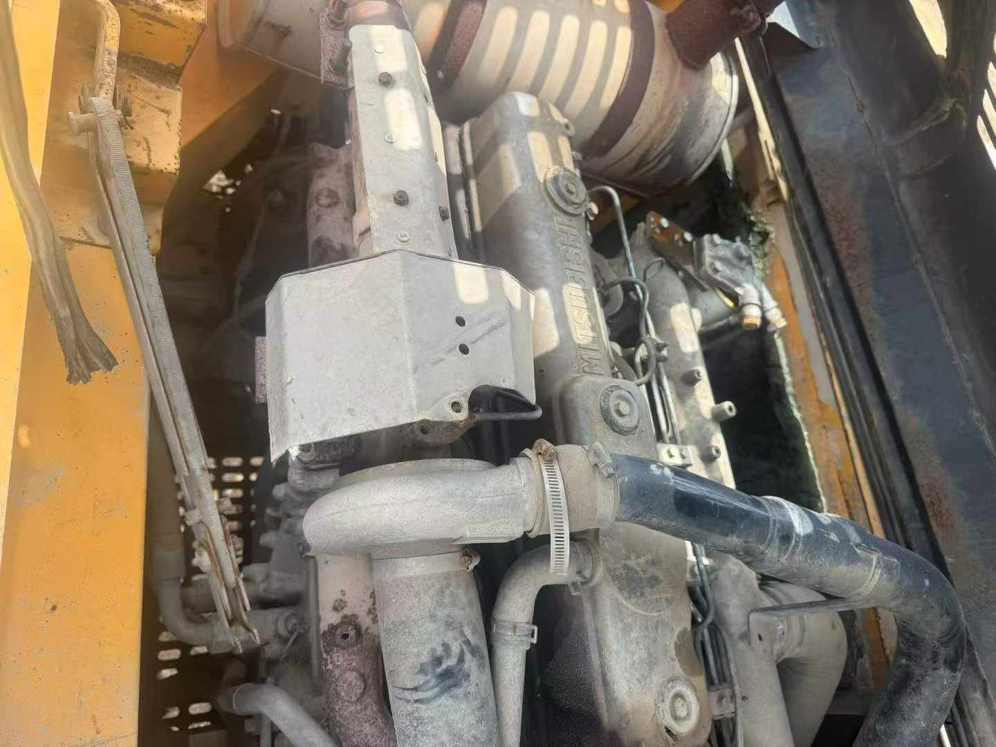 Купить Подержанный Экскаватор Sany SY205C-8 / 3 Купить Подержанный Экскаватор Sany SY205C-8 / 3