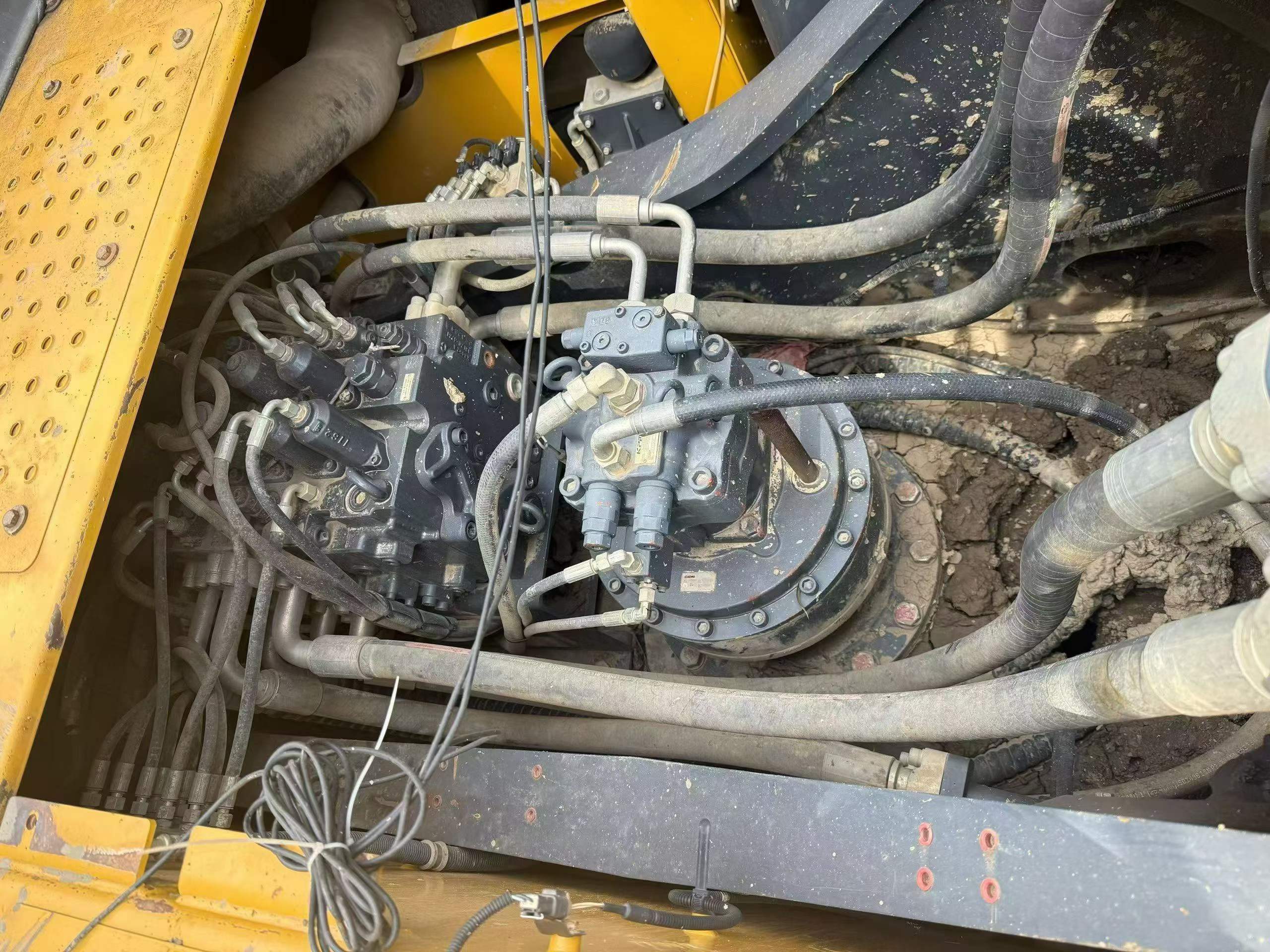 Compre Excavadora XCMG XE380K Usada / 7