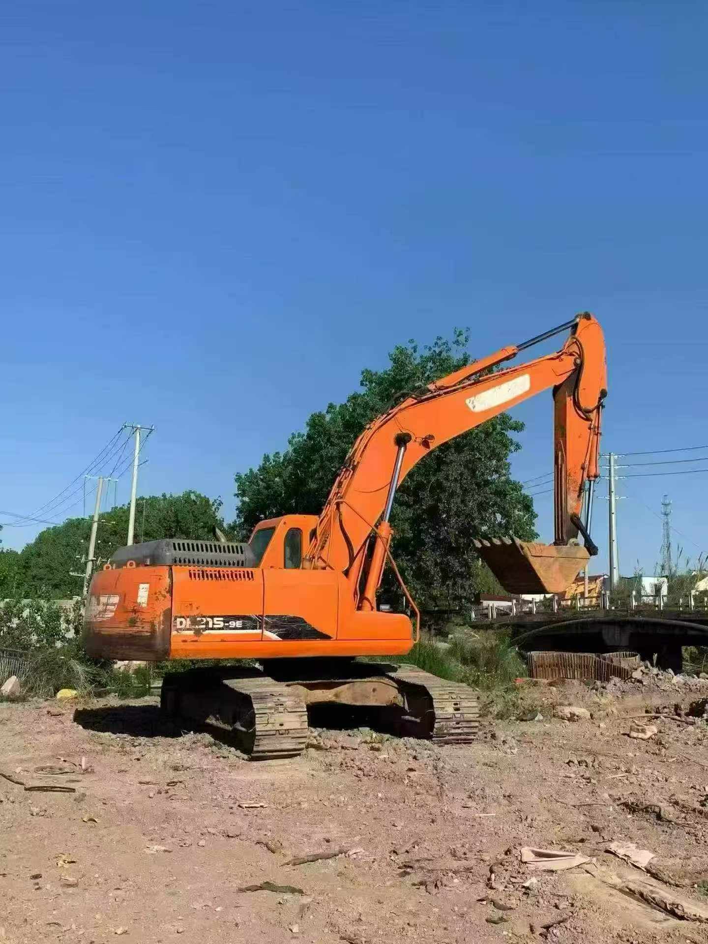 Compre Escavadeira Doosan DH215-9 Usada / 2 Compre Escavadeira Doosan DH215-9 Usada / 2