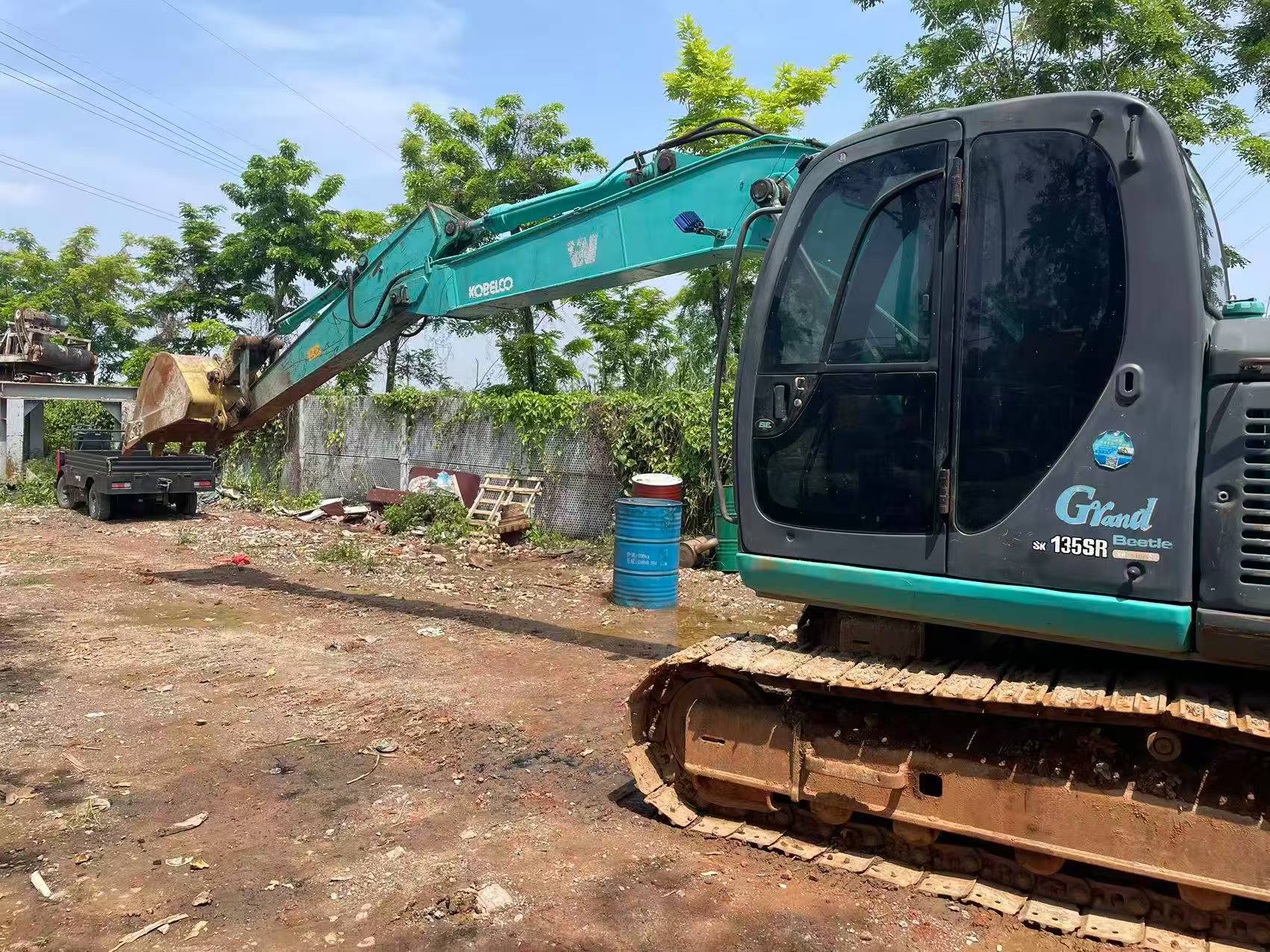 Buy Kobelco SK135 Used Excavator