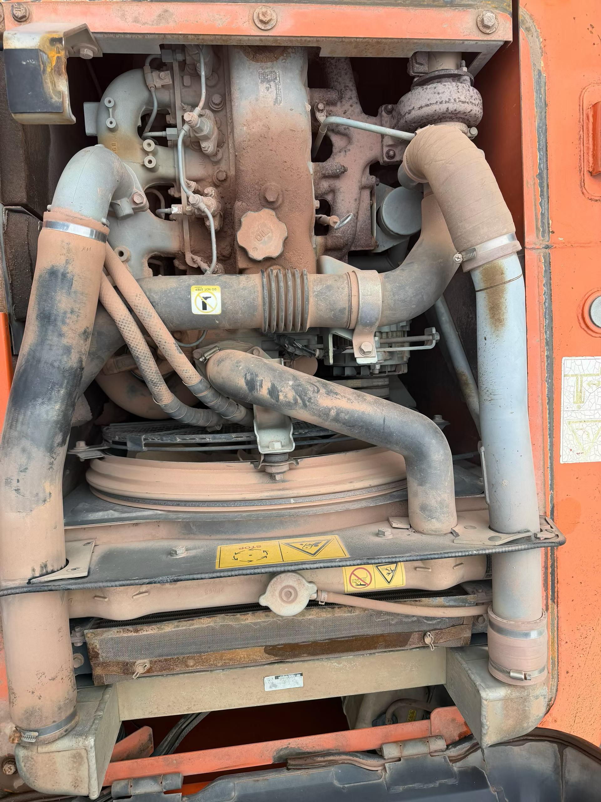 Comprar Hitachi EX120-6 Usado Escavadeira