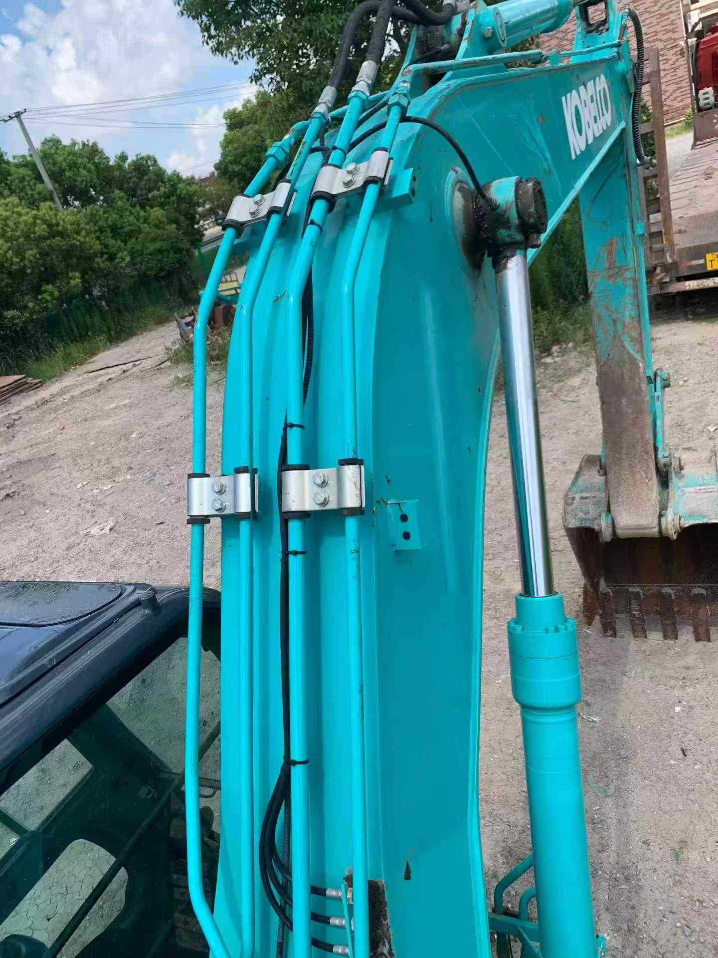 شراء حفارة Kobelco SK130-8 مستعملة / 4