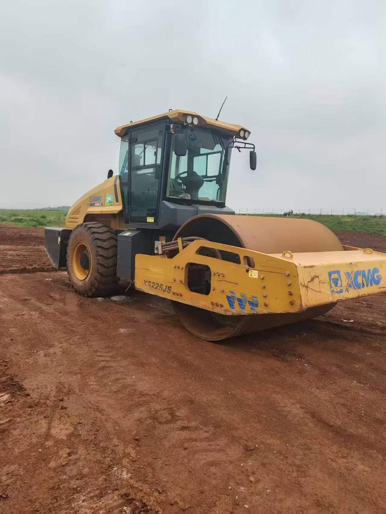 Comprar XCMG XE225DK Usado Excavadora