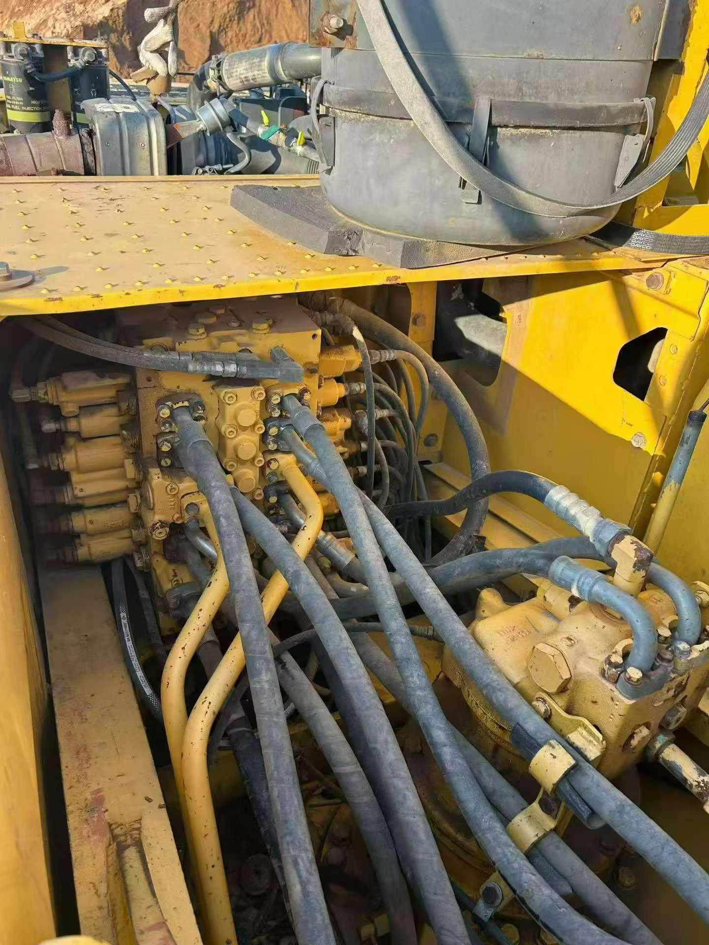 Compre Excavadora Komatsu PC240-6 Usada / 5 Compre Excavadora Komatsu PC240-6 Usada / 5
