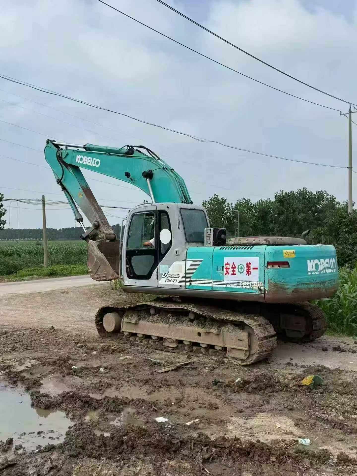 Купить Kobelco SK200-6E Подержанный Экскаватор Купить Kobelco SK200-6E Подержанный Экскаватор