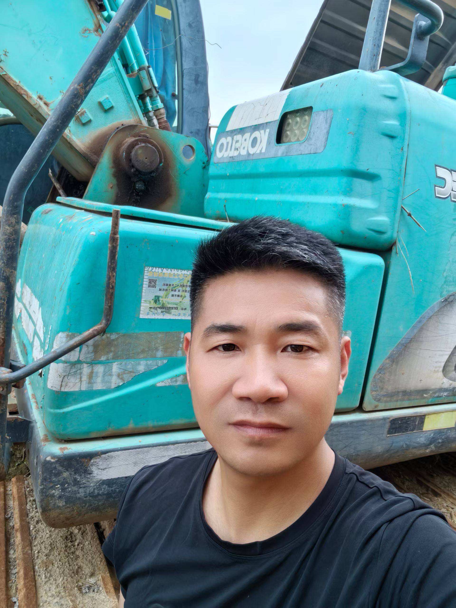 Купить Kobelco SK200-11 Подержанный Экскаватор Купить Kobelco SK200-11 Подержанный Экскаватор