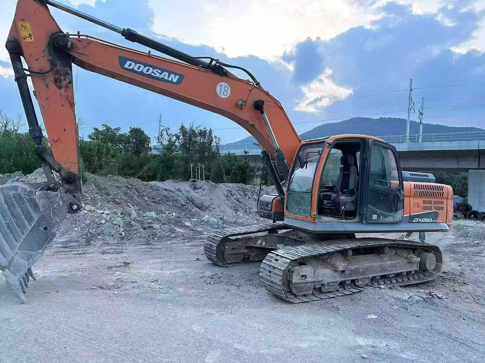 Купить Doosan DX230LC Подержанный Экскаватор Купить Doosan DX230LC Подержанный Экскаватор