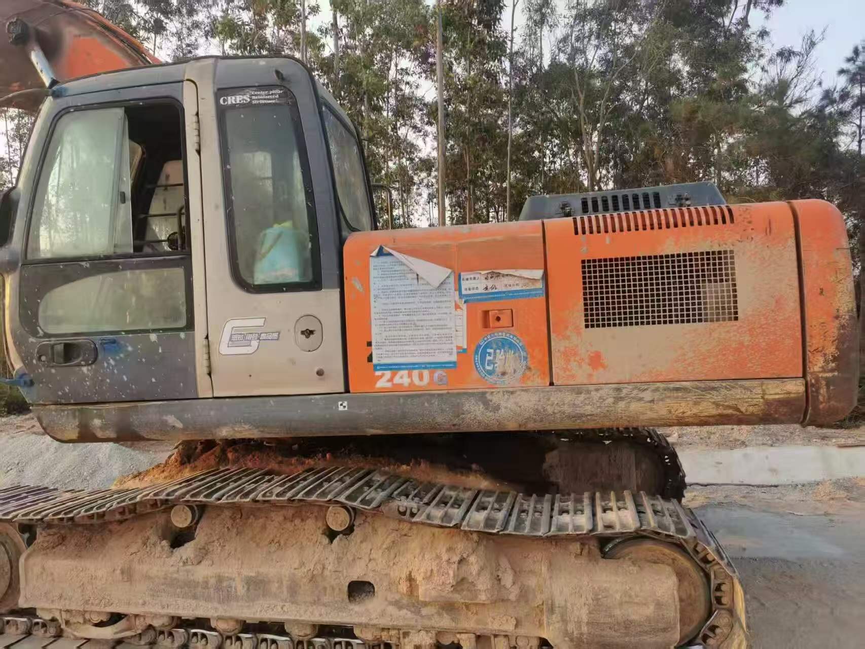 Compre Escavadeira Hitachi ZX240-3G Usada / 2