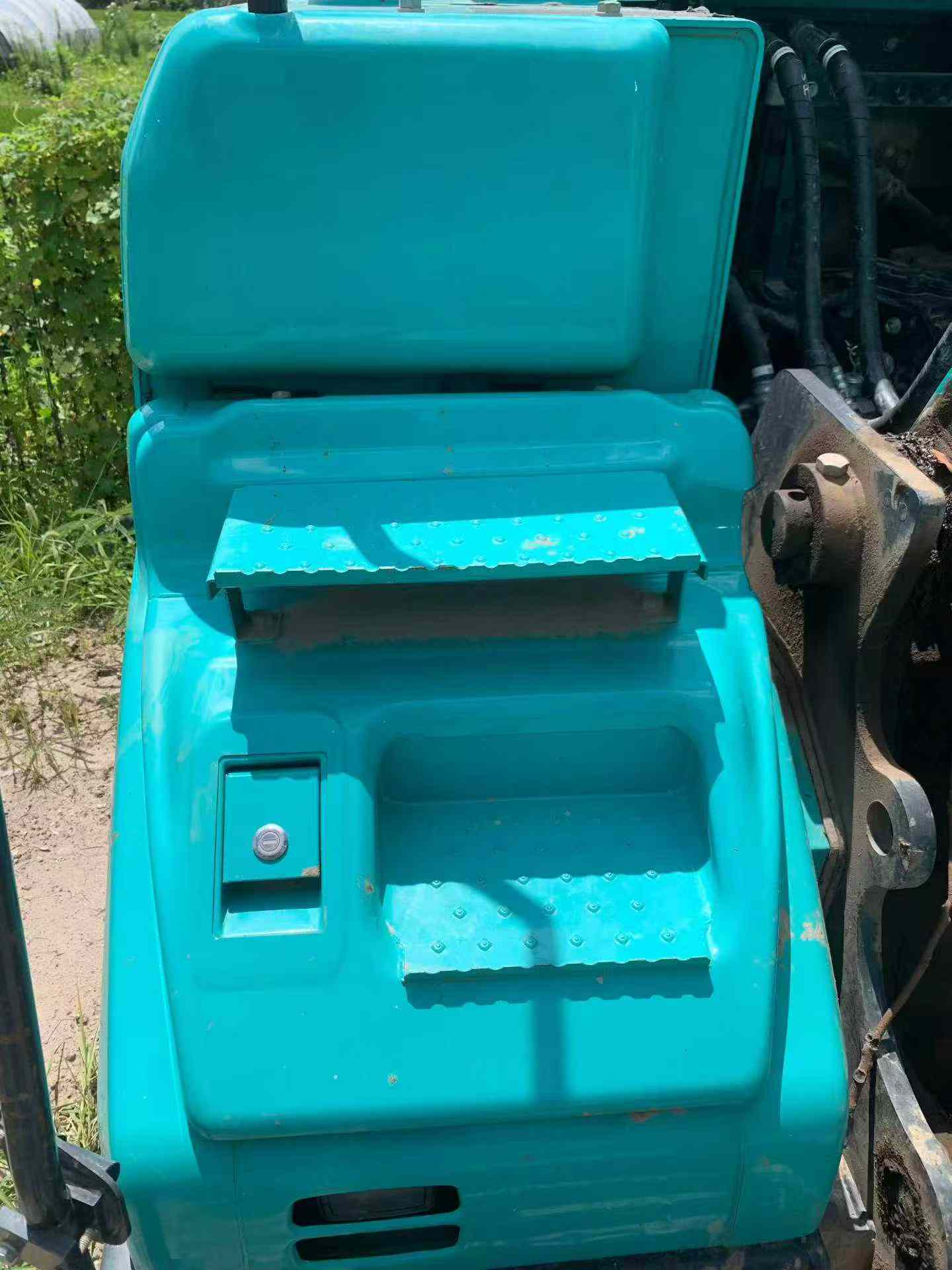 شراء حفارة Kobelco SK130-8 مستعملة / 3