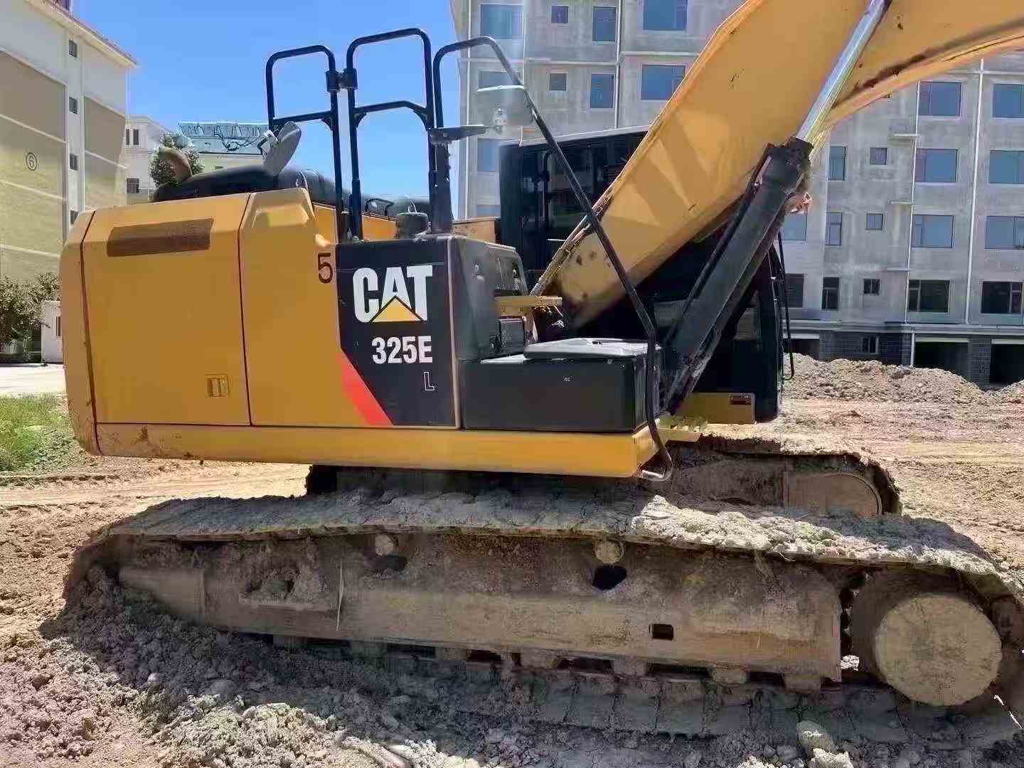 شراء حفارة Caterpillar 320EL مستعملة / 4