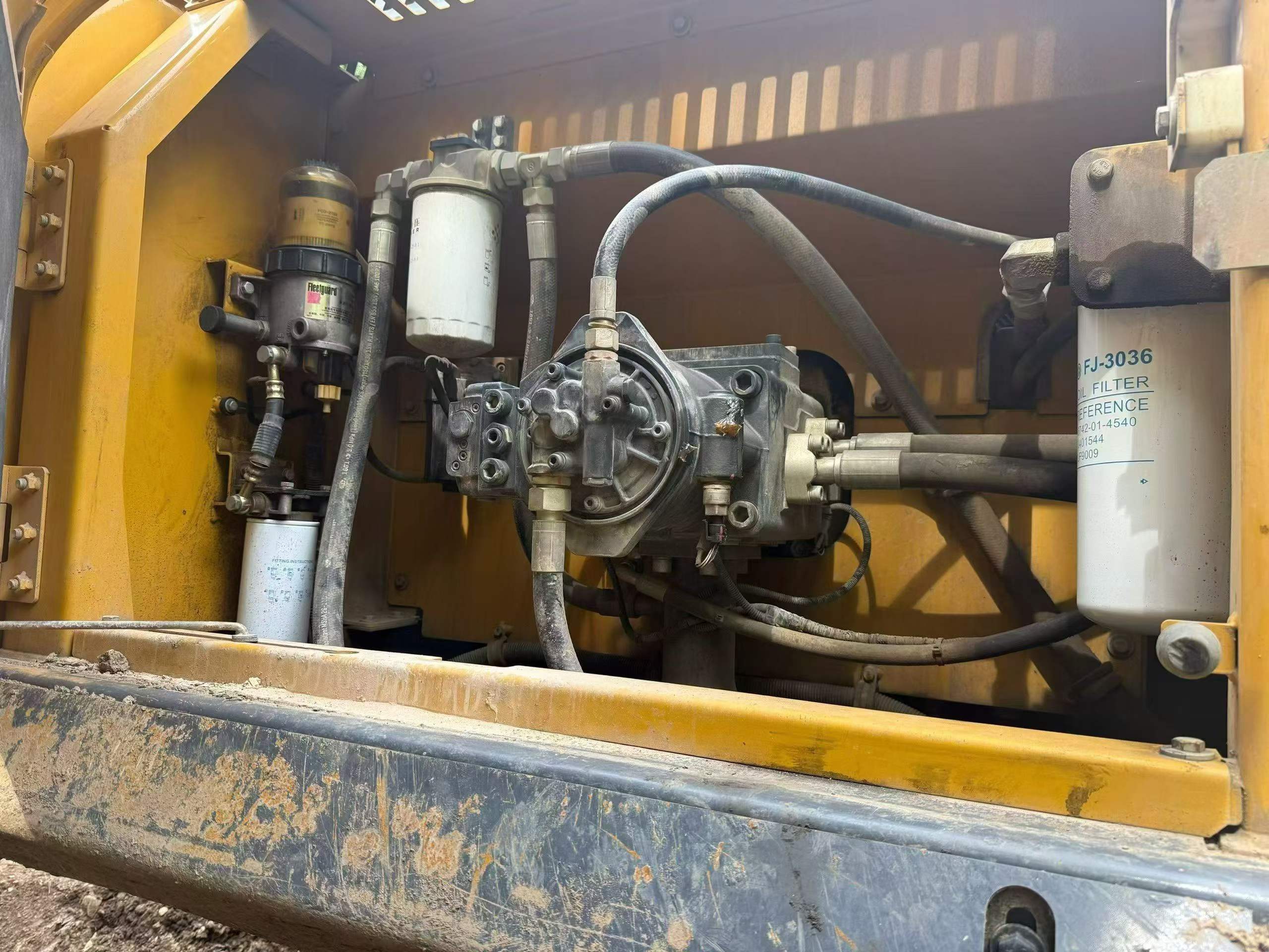 Compre Excavadora XCMG XE380K Usada / 6