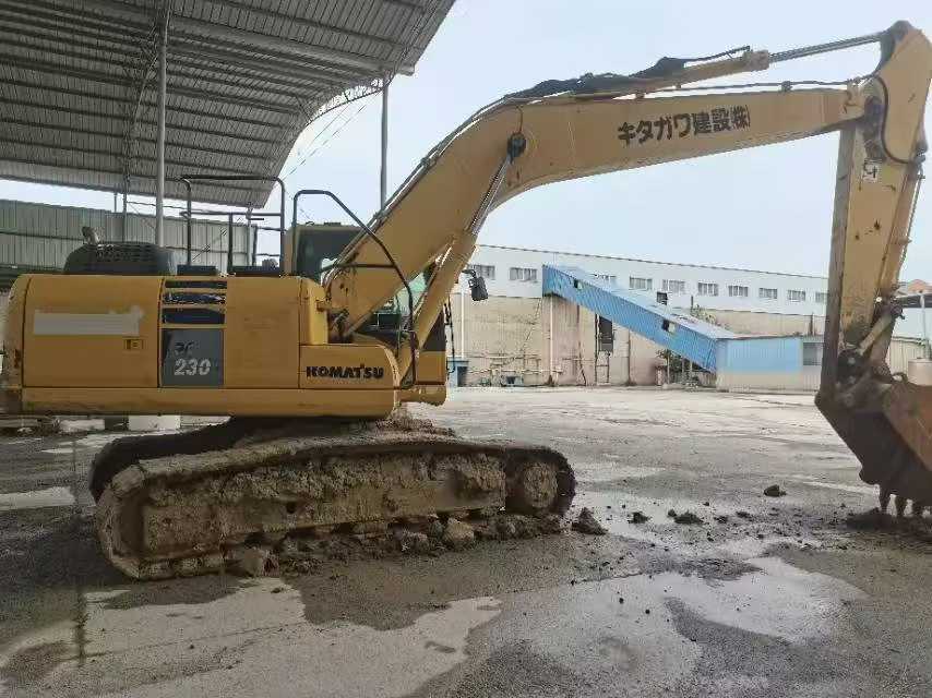 Compre Excavadora Komatsu PC200-10 Usada / 2 Compre Excavadora Komatsu PC200-10 Usada / 2