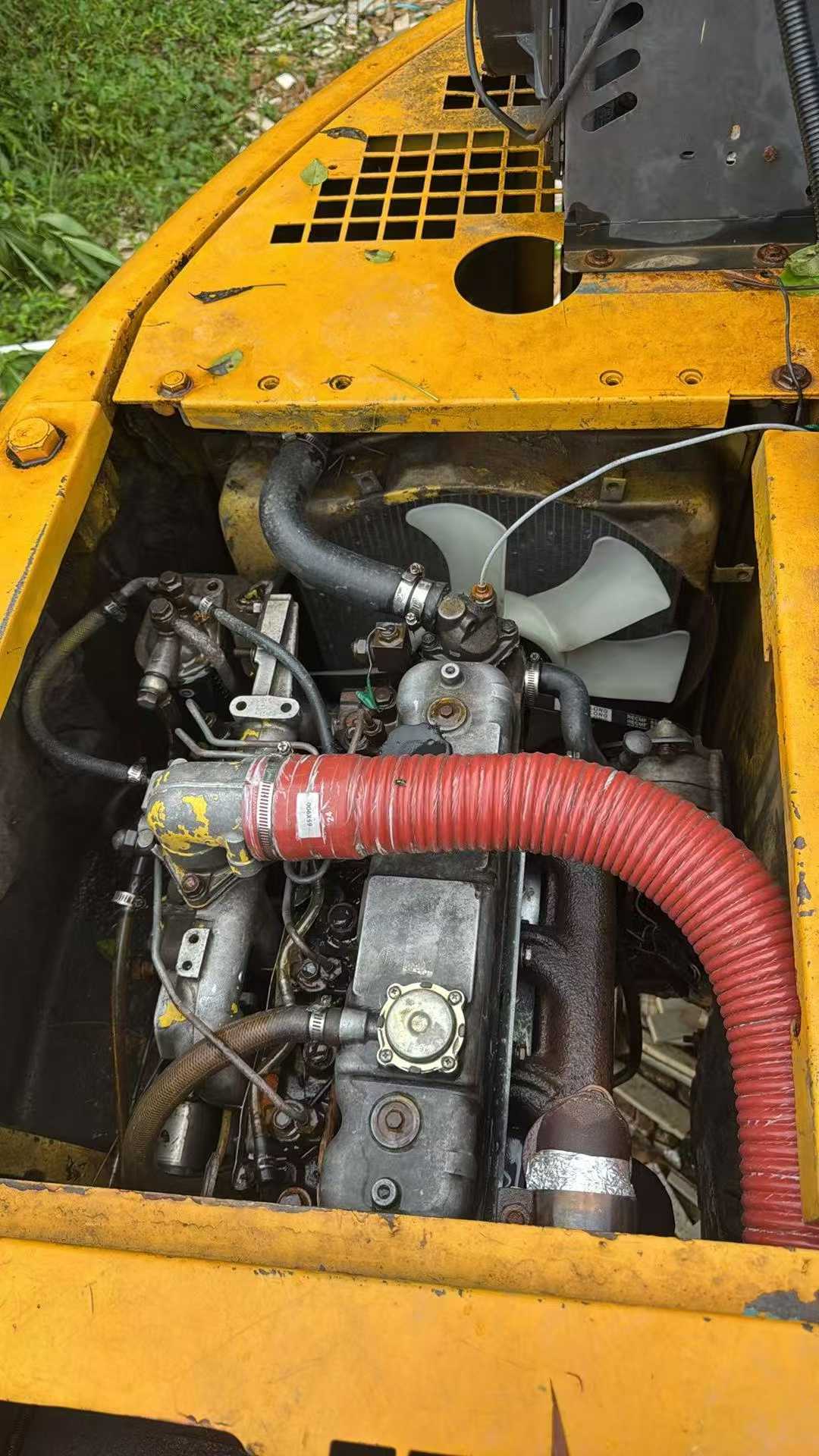 Compre Escavadeira Kobelco SK60 Usada / 3