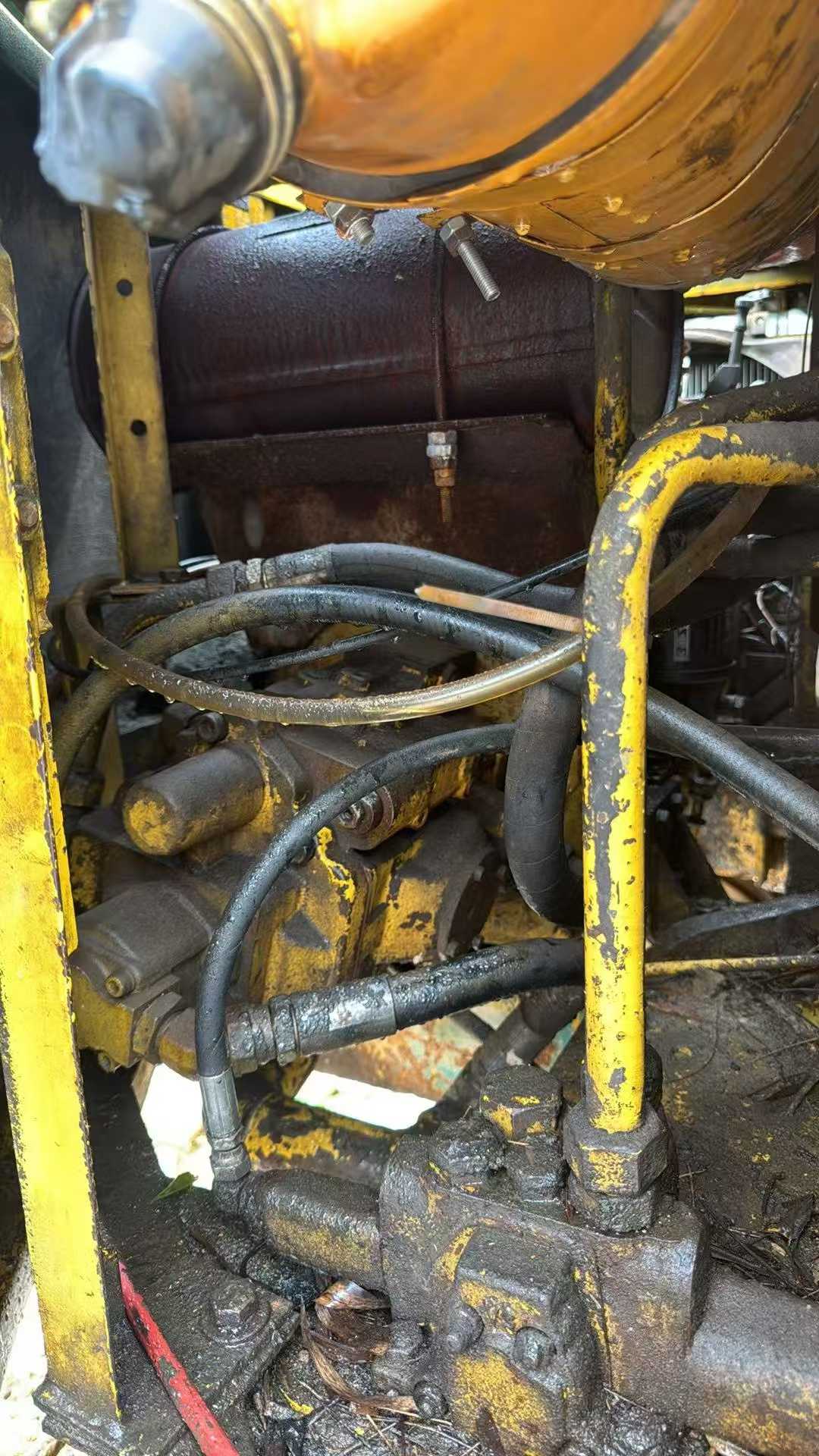 Compre Escavadeira Kobelco SK60 Usada / 4
